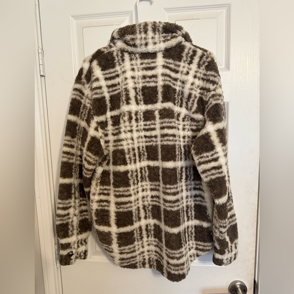 ❤️❤️NWT ❤️H&M Plaid Sherpa Shacket Size Small - Picture 3 of 8